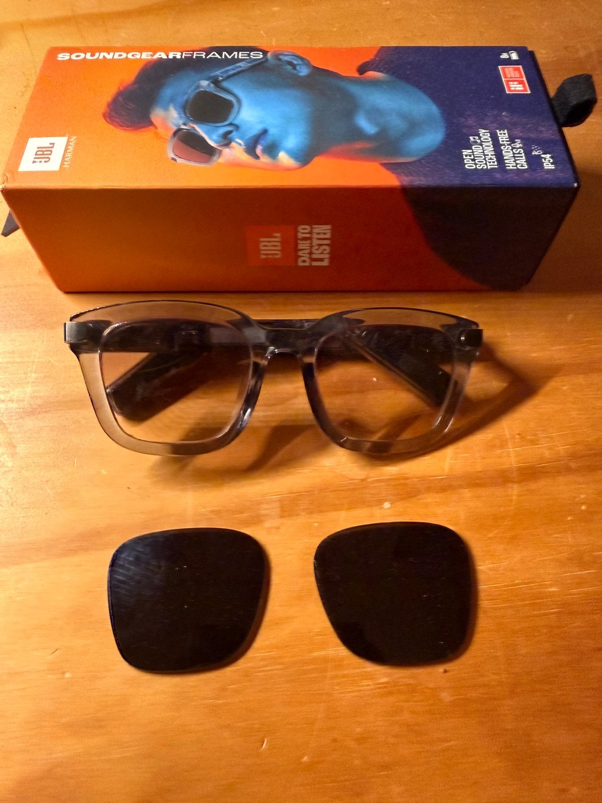 Bluetooth bril JBL Soundgear. Lichte glazen en donkere!, Ophalen of Verzenden, Zo goed als nieuw, Bril, Overige merken