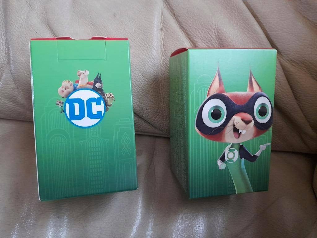 9 Mac Donald figuren en 2 boekjes en 2 Dino puzzels en, Ophalen, Nieuw
