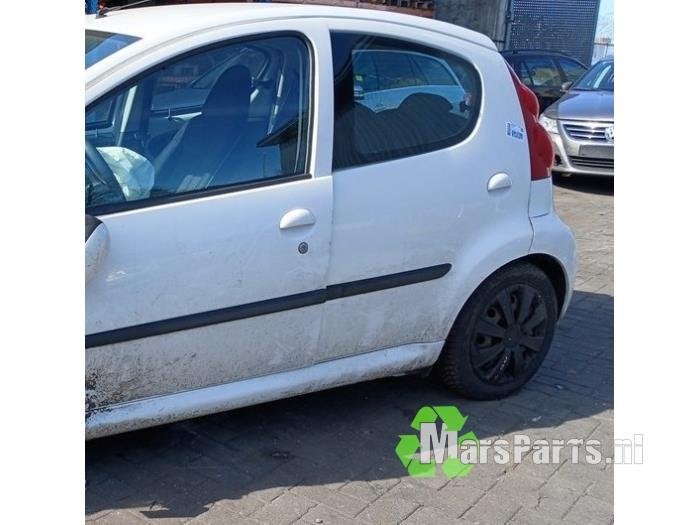 Portier 4Deurs links-achter van een Peugeot 107 (L20H), Gebruikt, -, Deur, -