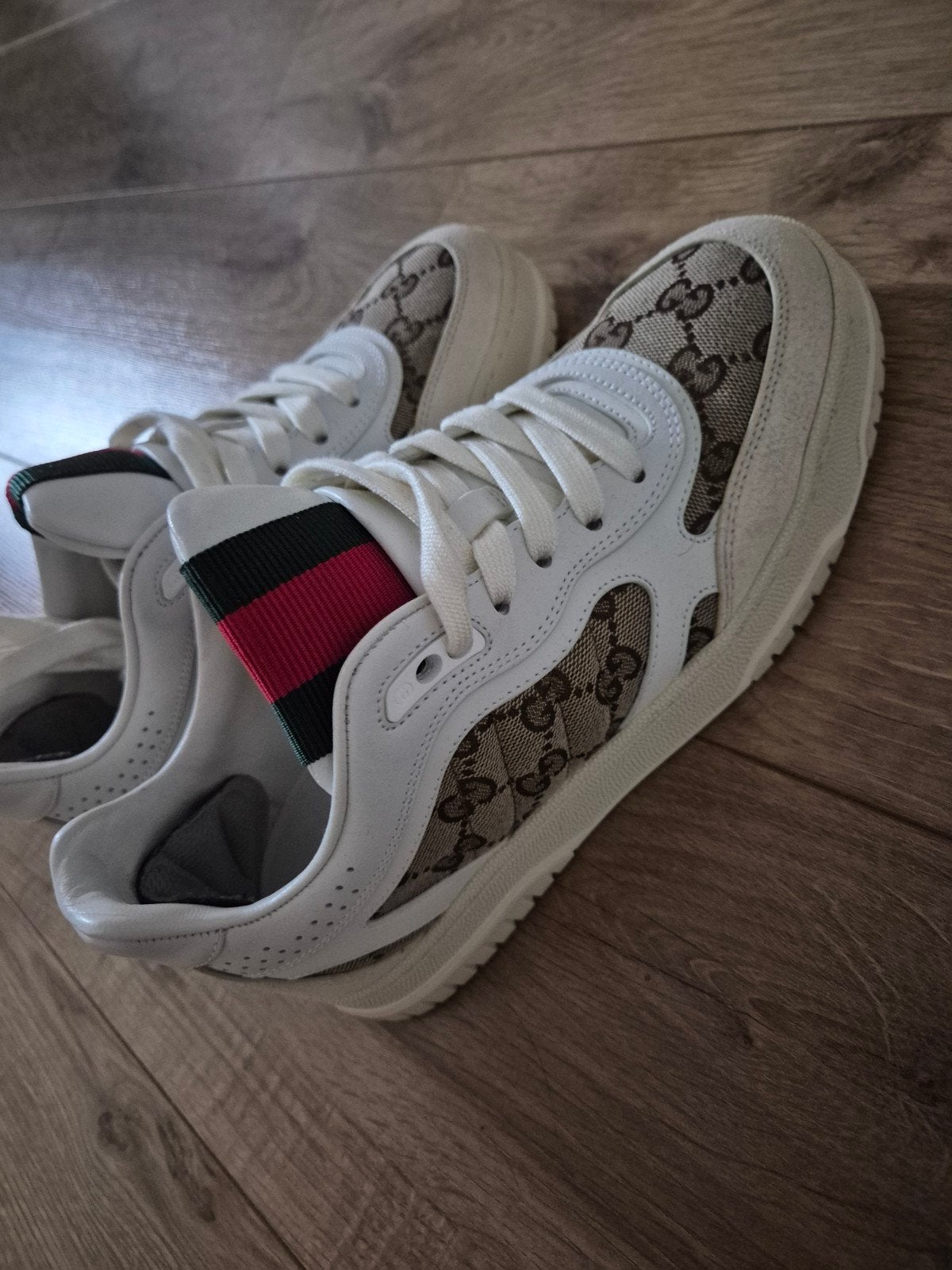 Gucci  Sneakers - Zo goed als nieuw 37, Beige, Ophalen of Verzenden, Gucci, Sneakers of Gympen
