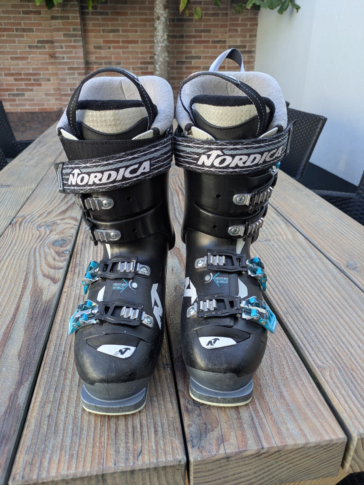 Nordica Speedmachine 95X skischoenen maar 24,5, Sport en Fitness, 160 tot 180 cm, Schoenen, Ophalen of Verzenden, Zo goed als nieuw