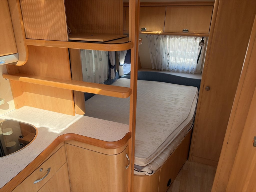 Hobby De Luxe 460 UFE Fietsendrager/voortent, Rondzit, Hobby, Tot en met 2, Bedrijf