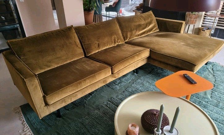 Rodeo Hoekbank Honinggeel Velvet met Chaise Longue Rechts, Huis en Inrichting, Banken | Bankstellen, Ophalen, Modern, Industrieel