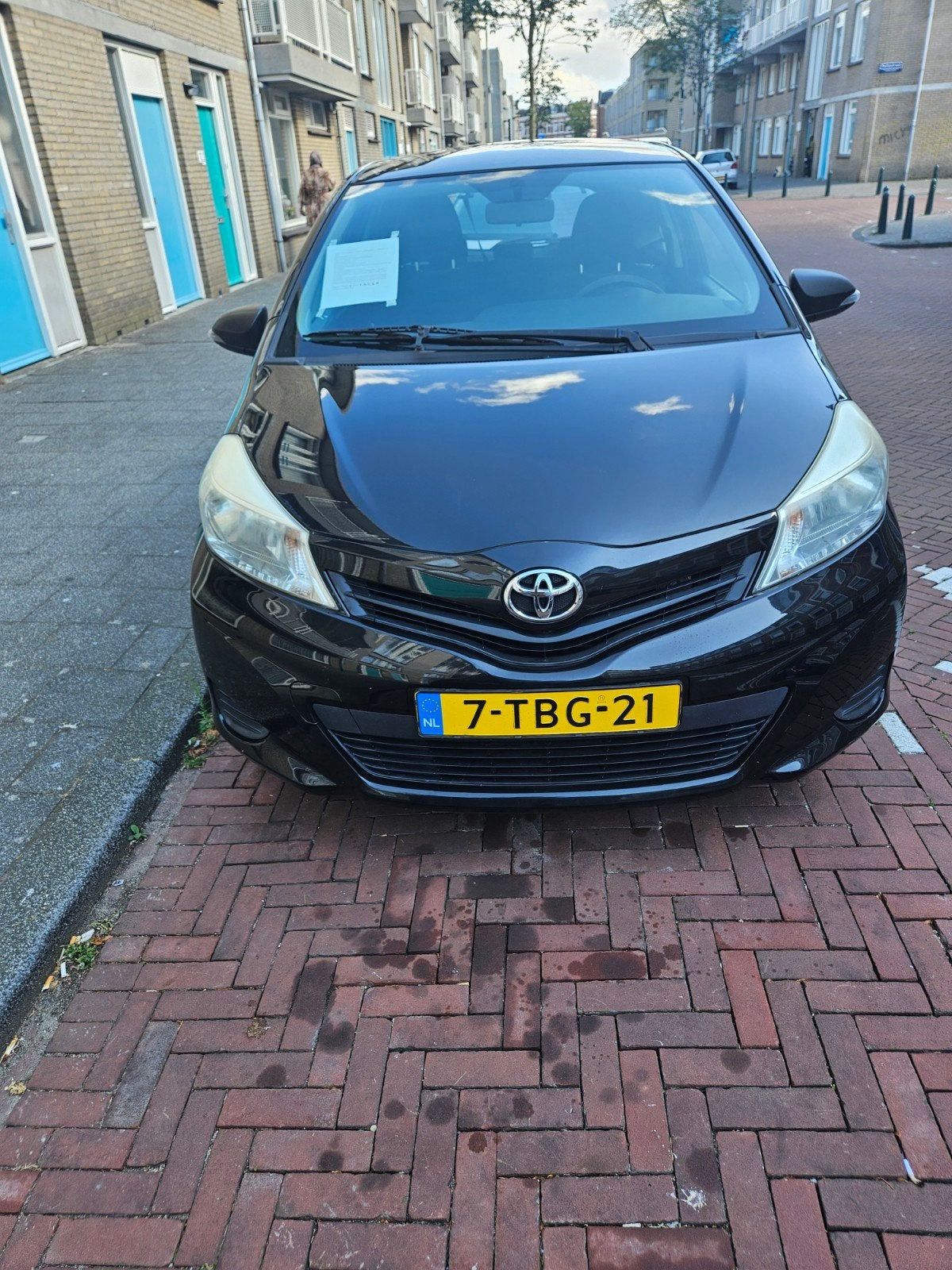 Toyota Yaris 1.0 Vvt-i 3-DRS 2014 Zwart, Auto's, Toyota, Zwart, Origineel Nederlands, Handgeschakeld, Particulier