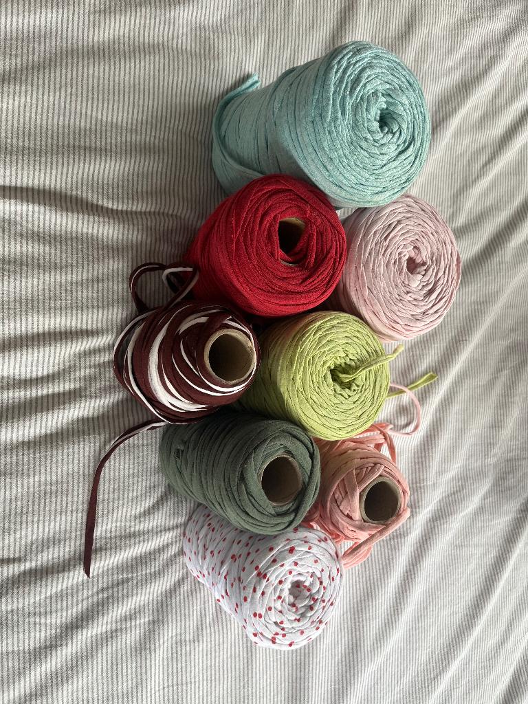 Pakket Hooked Zpagetti en ander dik garen, Hobby en Vrije tijd, Ophalen of Verzenden, Gebruikt, Breien of Haken, Wol of Garen