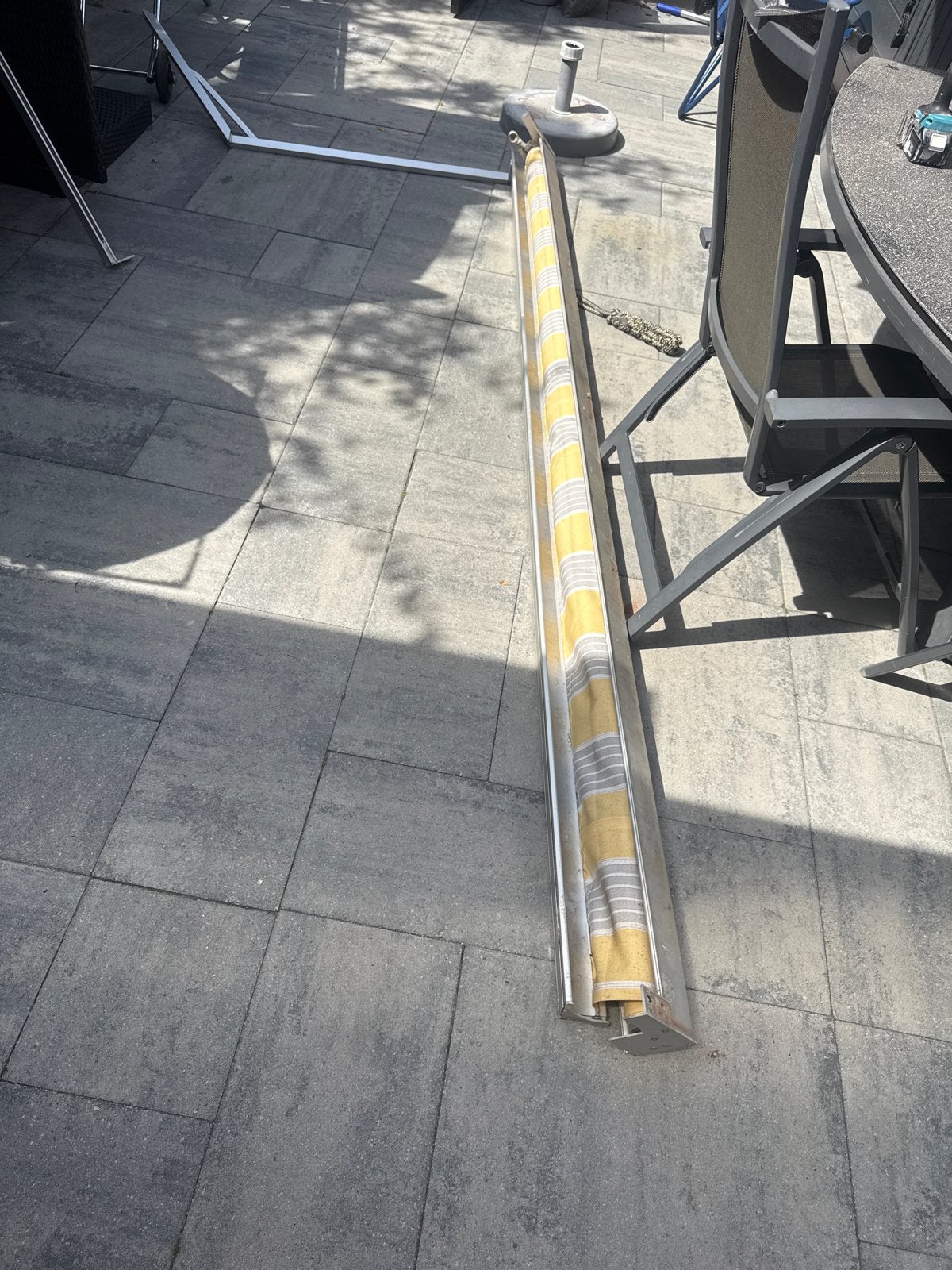 Gebruikt uitvalscherm - Geel/wit gestreept, Ophalen, Gebruikt, 150 tot 300 cm, 250 cm tot 450 cm