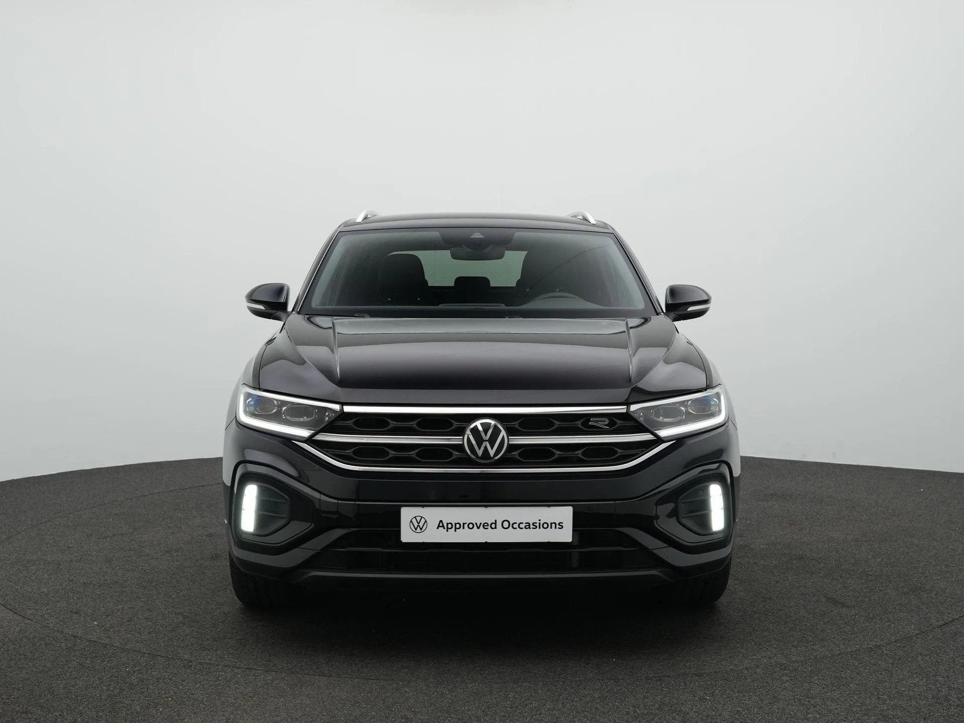 Volkswagen T-Roc 1.5 TSI 150pk R-Line (bj 2022, automaat), 15 km/l, 4 cilinders, 150 pk, Zwart