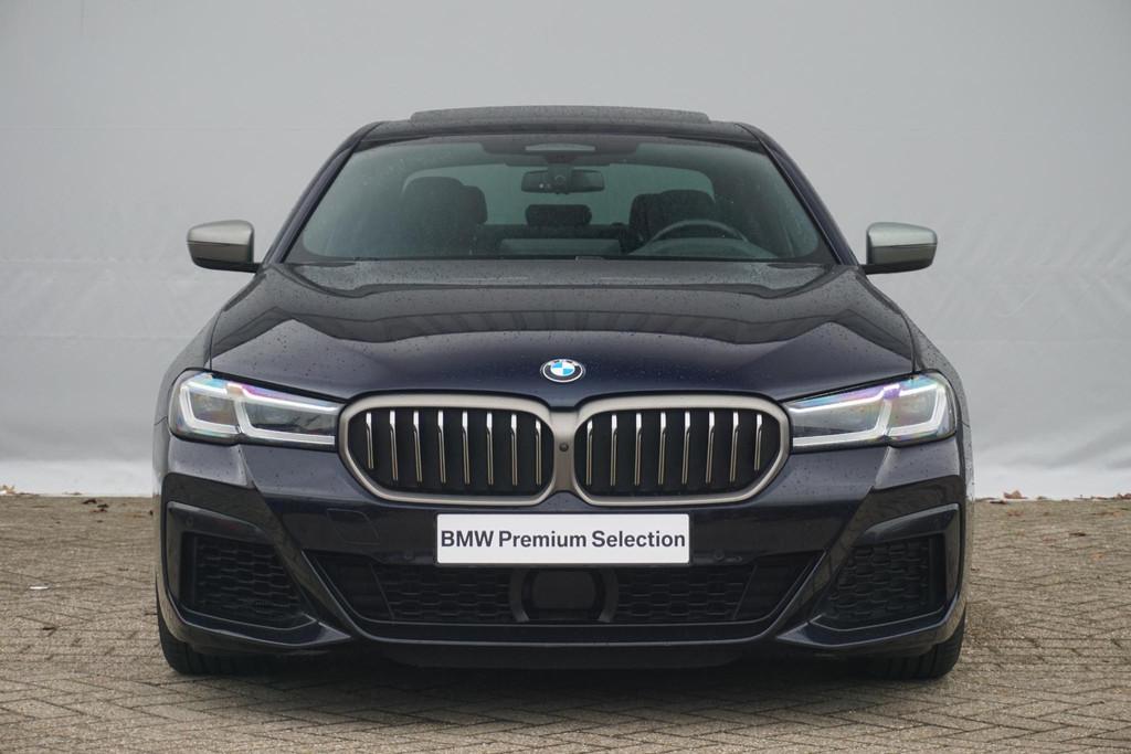 BMW 5 Serie Sedan M550i xDrive Schuif-/kanteldak / Laserligh, Stof, Gebruikt, 4395 cc, Skiluik