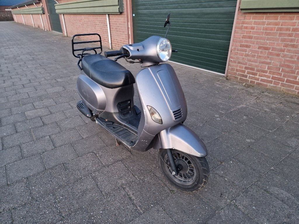 OPKNAP SCOOTER : Turbho look a like vespa lx model , gy6 agm, Ophalen, Gebruikt, Overige modellen, 49 cc