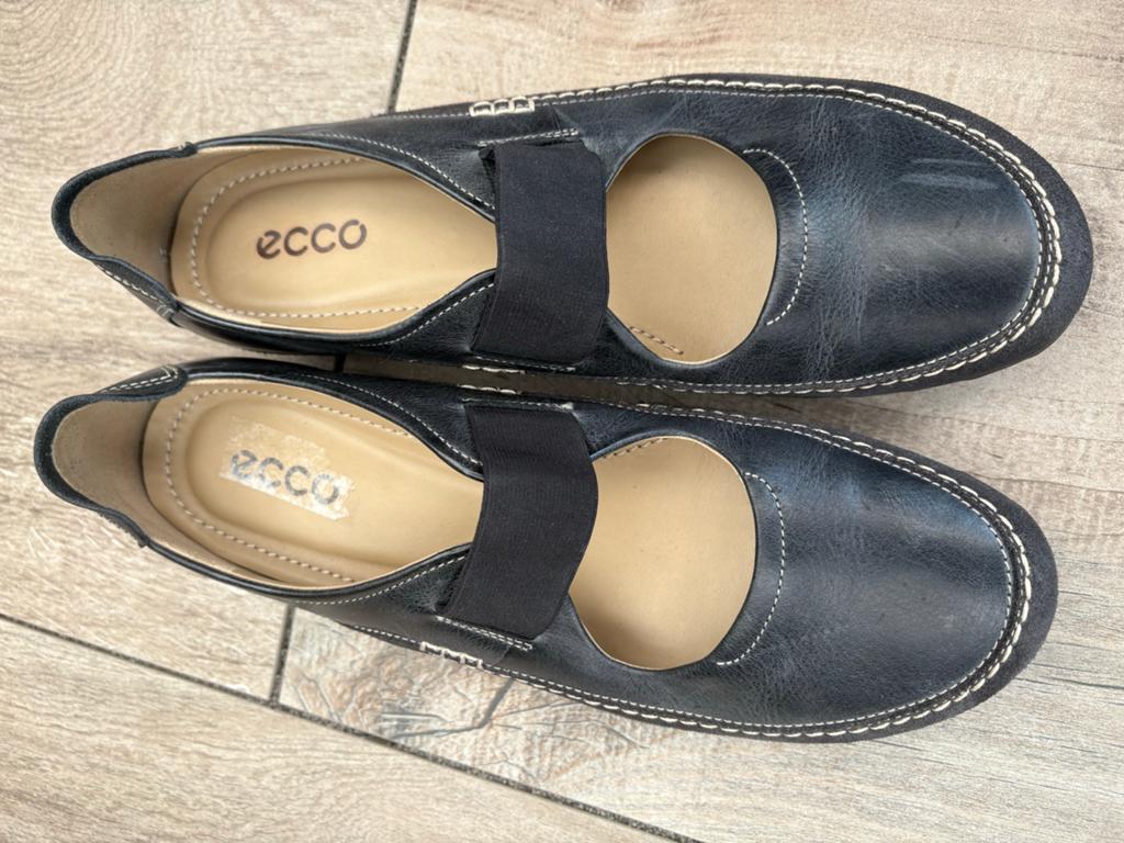ECCO Zwarte Instappers Maat 43 - Comfortabel & Stijlvol, Blauw, Instappers, Ophalen of Verzenden, Zo goed als nieuw