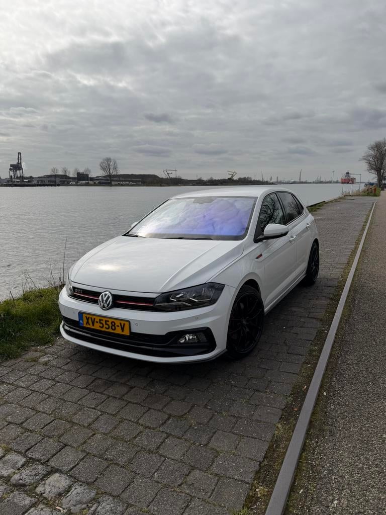 Volkswagen Polo 2.0 TSI 200pk 6-DSG 2018 Wit, Stof, Zwart, 4 cilinders, 1984 cc