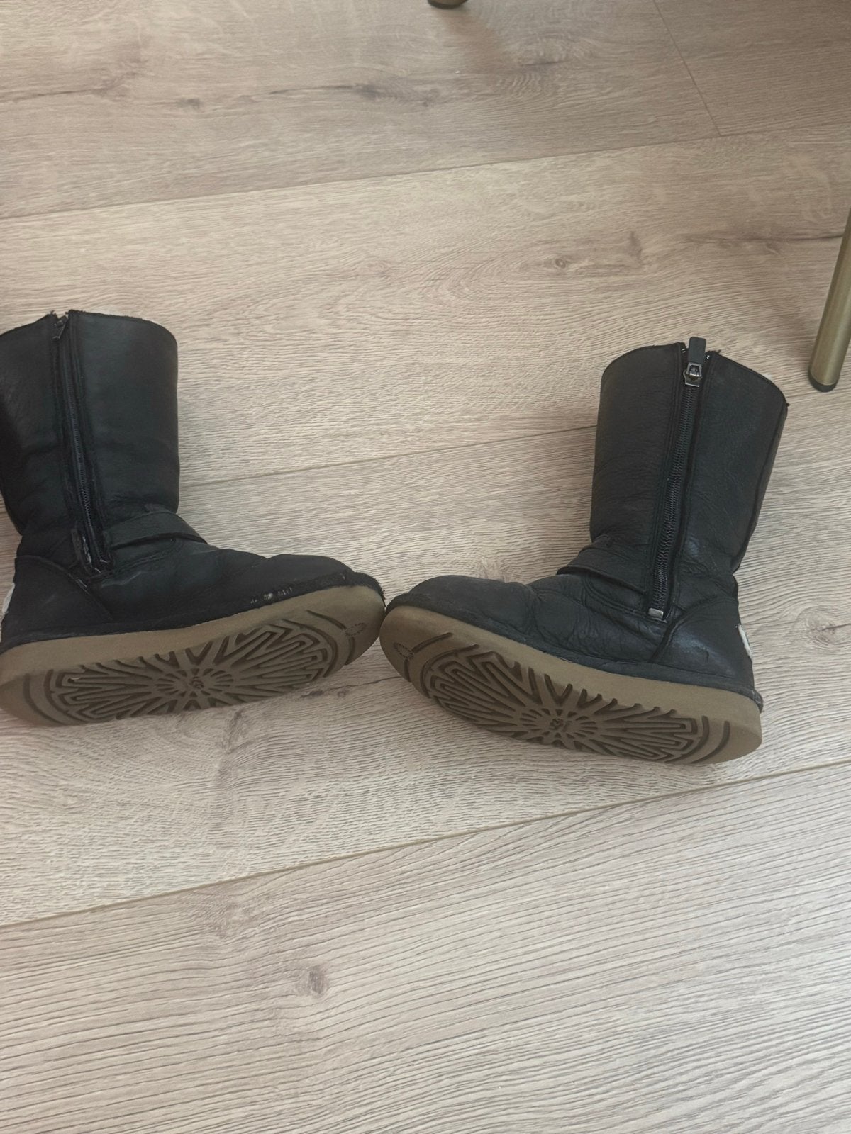 Zwarte UGG laarzen met gespen - Maat 27, Gebruikt, Meisje, Ophalen of Verzenden, Laarzen