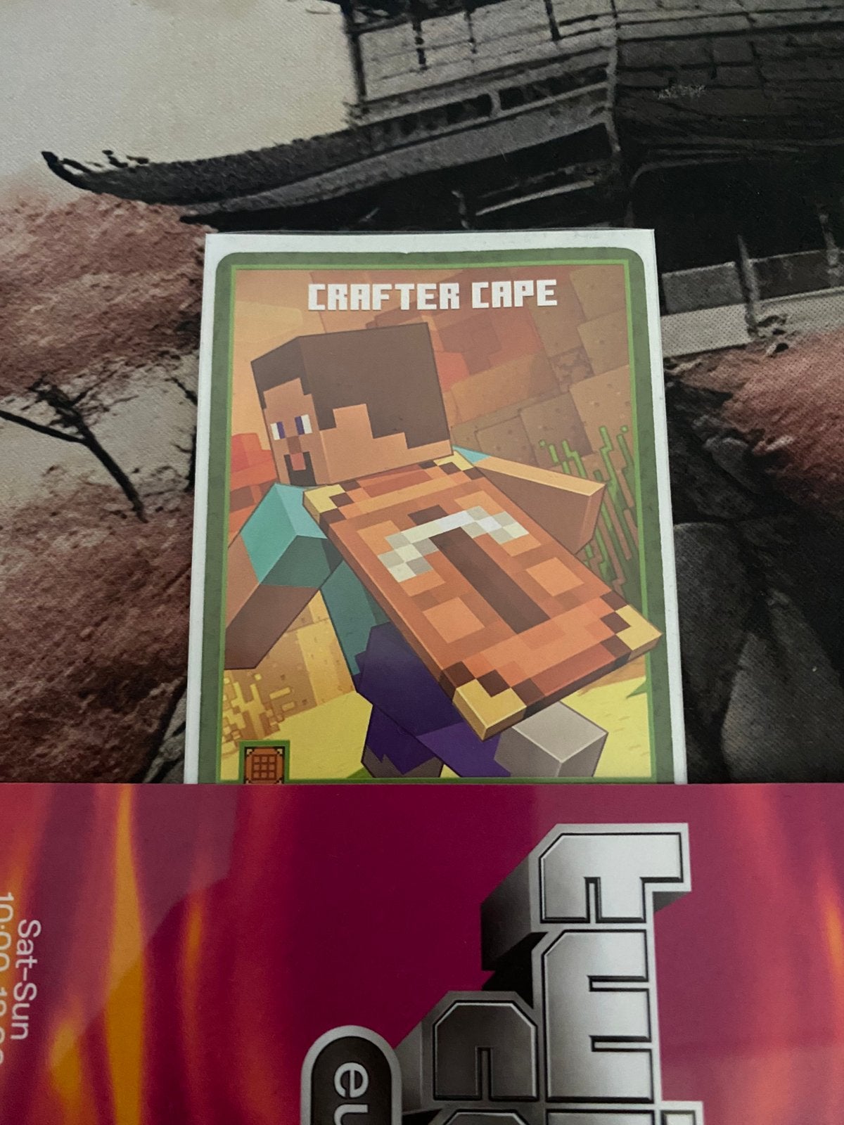 Minecraft Exclusive TwitchCon cape, 1 speler, Ophalen of Verzenden, Zo goed als nieuw, Vanaf 7 jaar