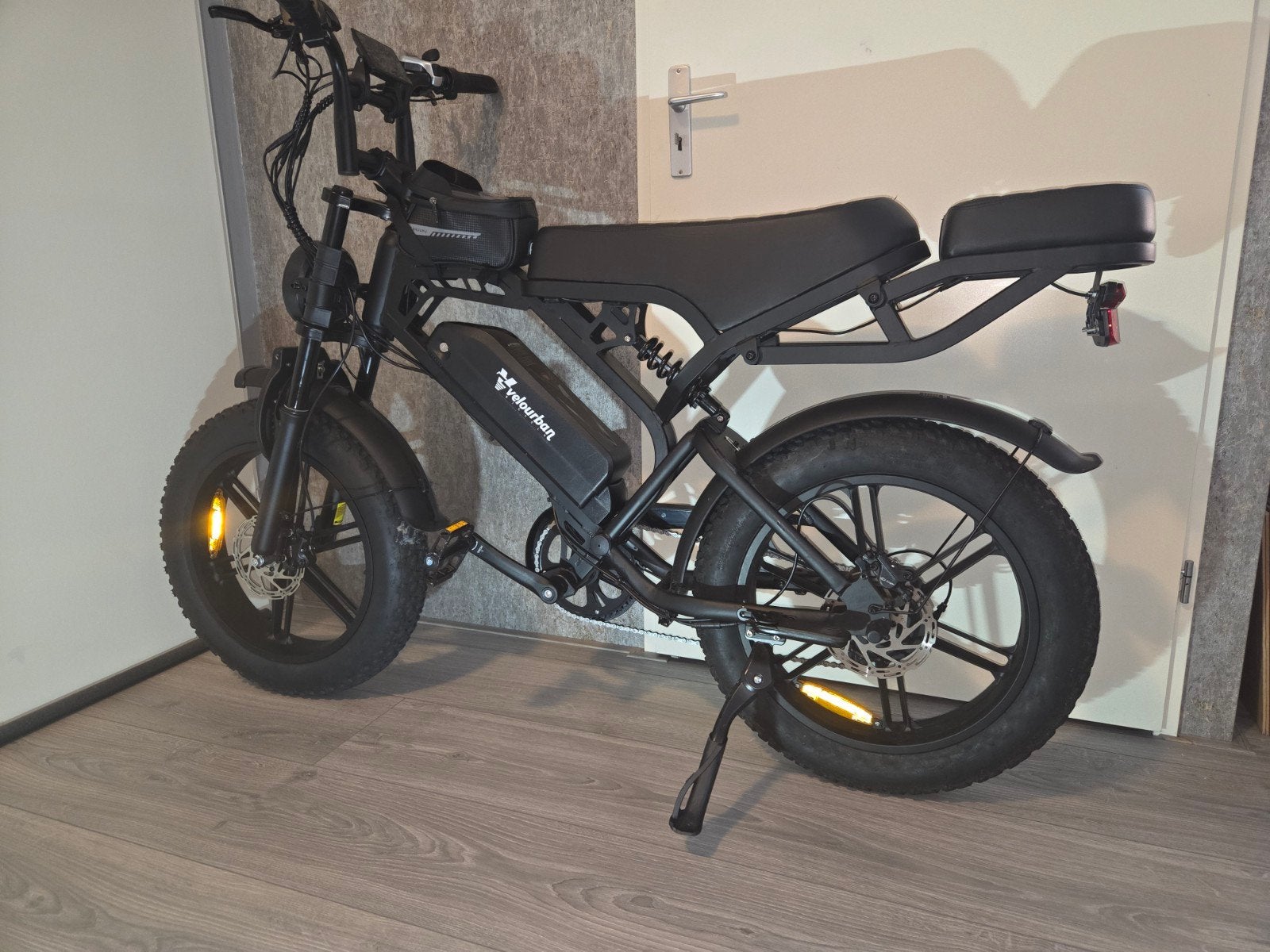 Fatbike Velourbanmet dubbel zadel en dikke banden, Nieuw, Minder dan 47 cm, 30 tot 50 km per accu, Ophalen