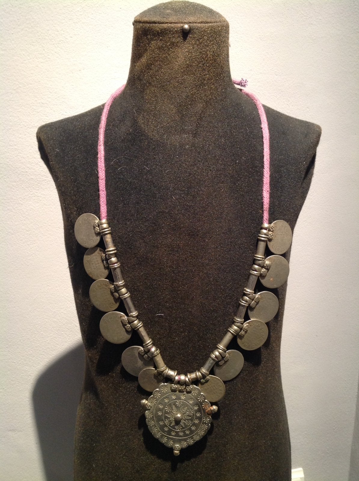 Antieke muntenketting met mooie hanger  35 euro, Ophalen of Verzenden, Overige materialen, Hanger