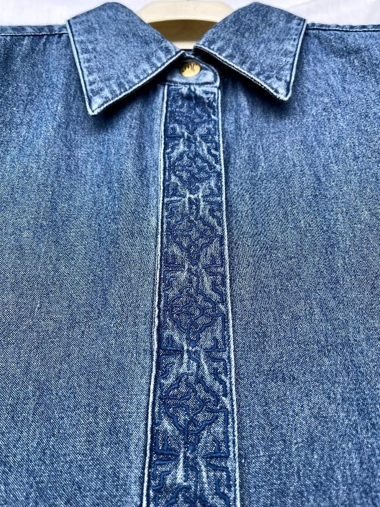 blue denim blouse van katoen met borduursel (Michèl Valérie), Maat 38/40 (M), Michèl Valérie, Blauw, Ophalen of Verzenden