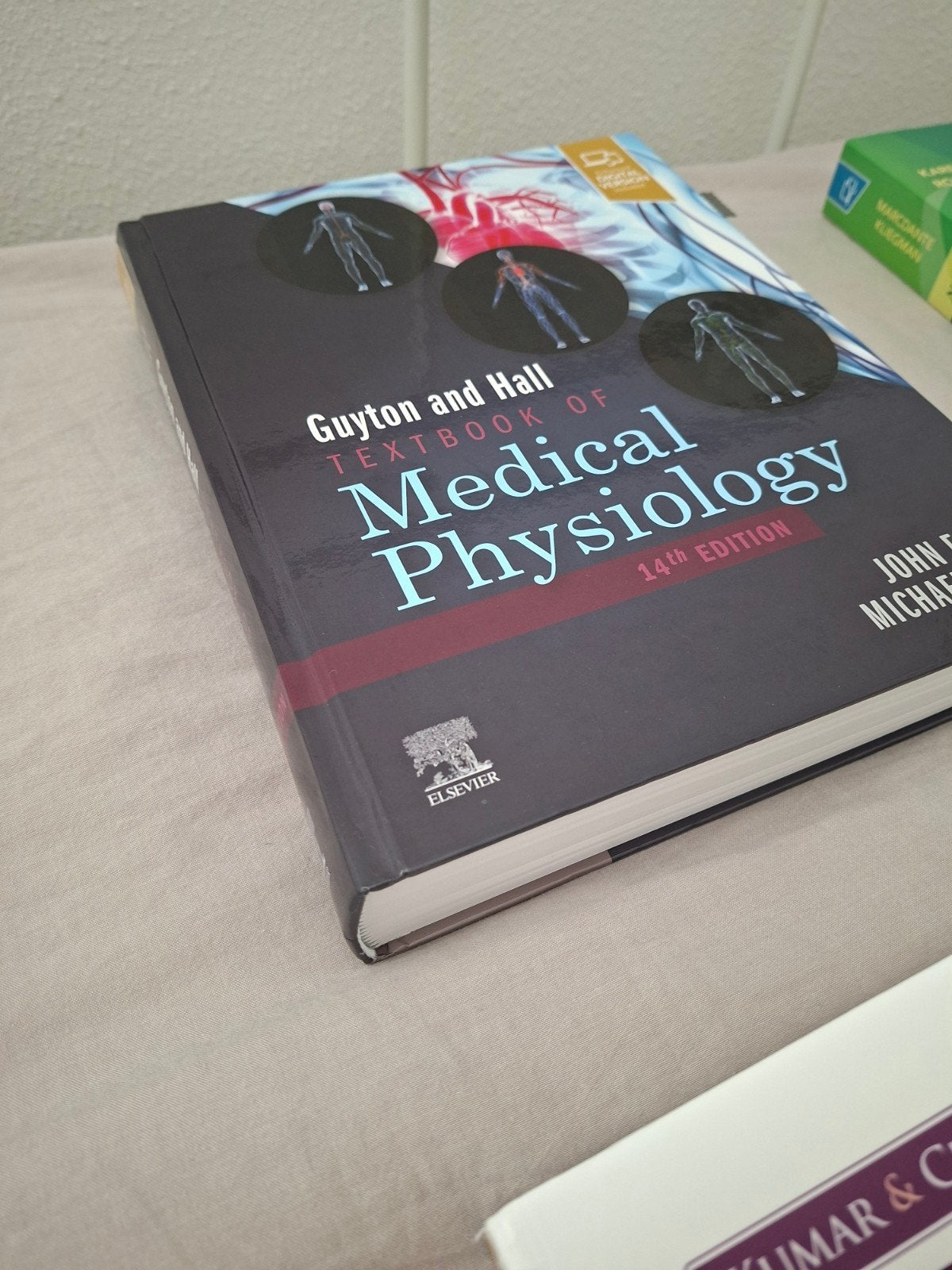 Guyton and Hall Textbook of Medical Physiology 14e, Boeken, Ophalen of Verzenden, Zo goed als nieuw, WO, Guyton and Hall