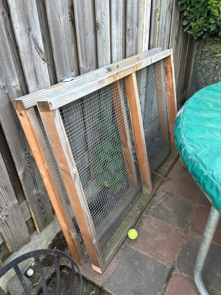 Panelen van douglashout met gaas, Ophalen, 110 cm of meer, Ren, 90 cm of meer