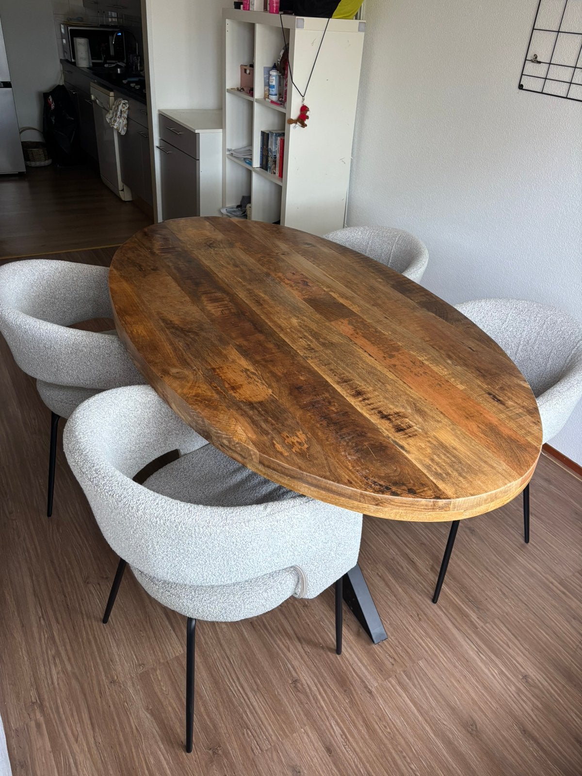 Houten Ovale Eettafel met 4 bijpassende stoelen - Nieuw, 100 tot 150 cm, Nieuw, 150 tot 200 cm, Vier personen