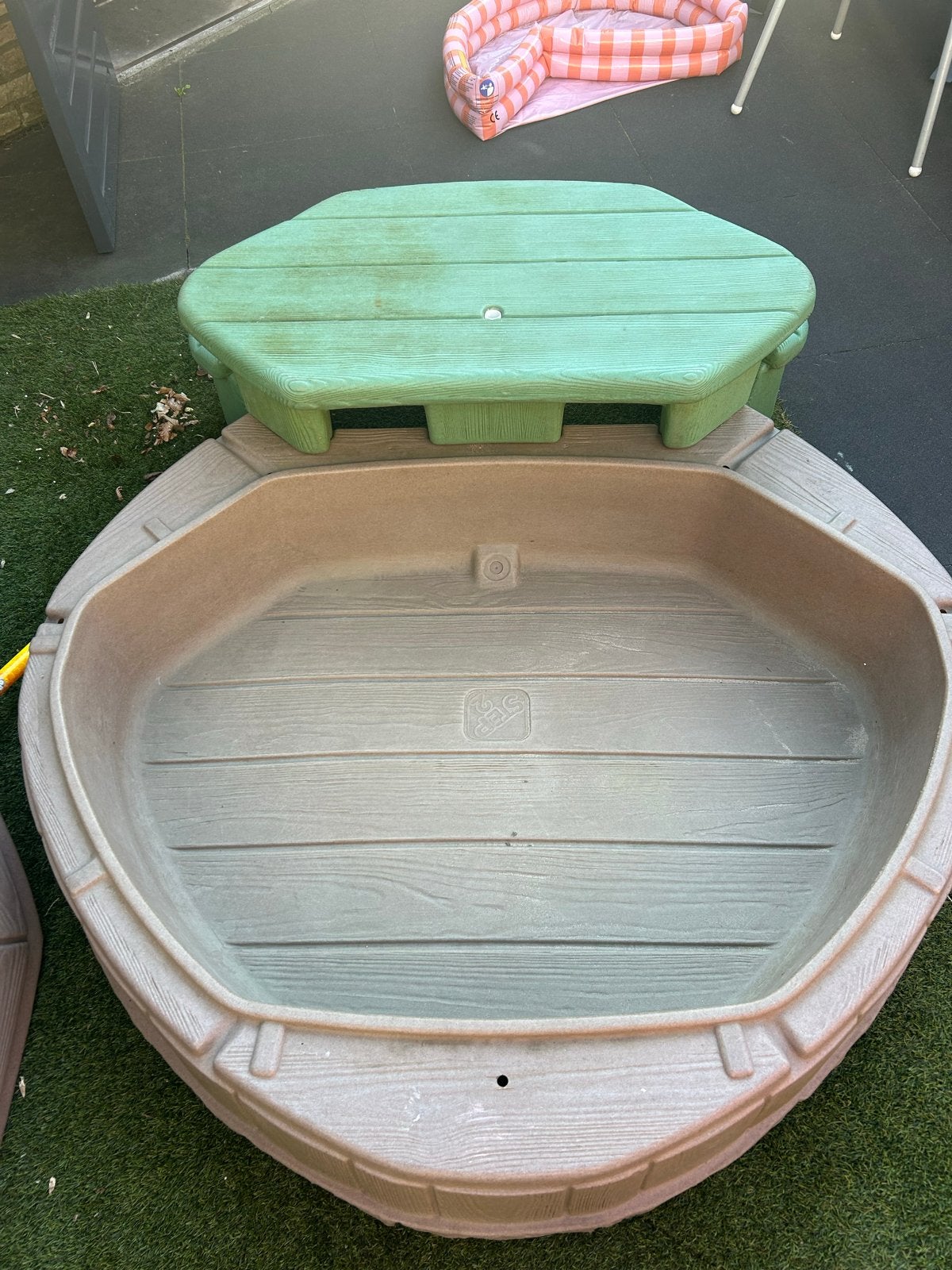 Zandbak met deksel en picknicktafel- step2, Ophalen, Gebruikt