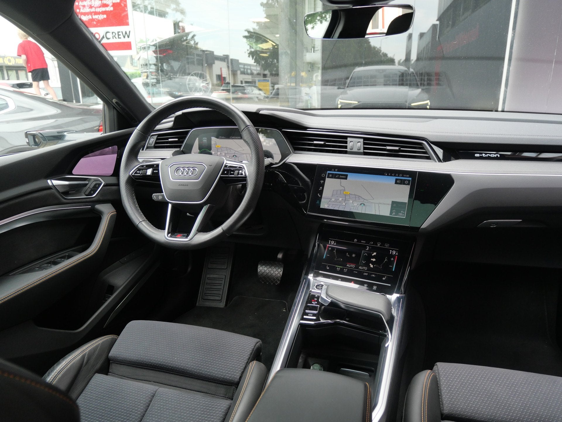 Audi e-tron Sportback 55 QUATTRO S-EDITION 95 kWh | COMPETIT, Auto's, Automaat, Dealer onderhouden, Zwart, Adaptive Cruise Control