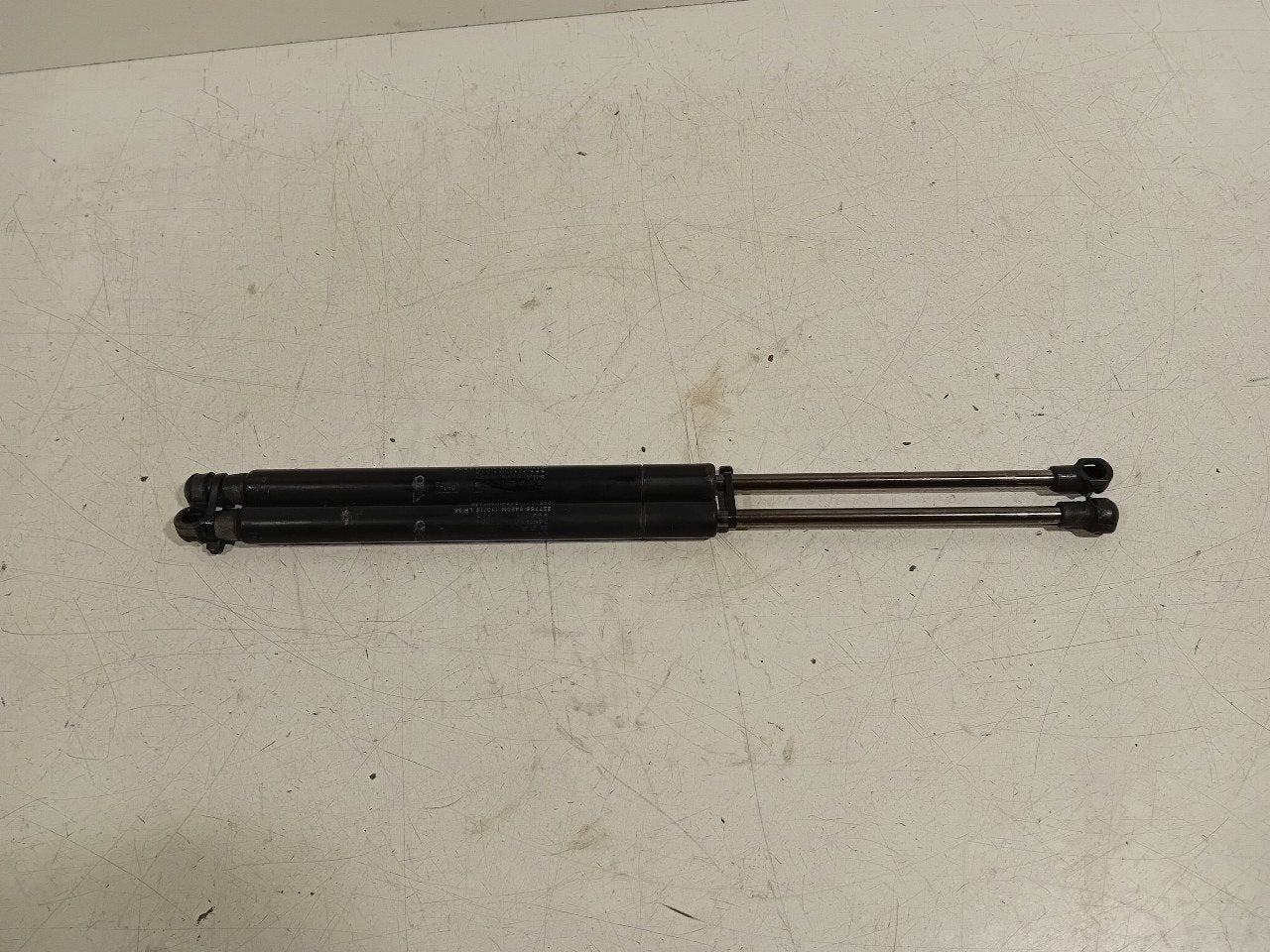 Gasdrukveerset achter Fiat Panda, Auto-onderdelen, Onderdelen@venauto.nl, Van der Ven Autorecycling B.V., Gebruikt, Ettenseweg 76, 4706 PB Roosendaal, The Netherlands