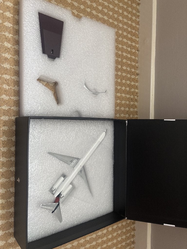 Vliegtuigmodellen 1:200, Verzamelen, Ophalen of Verzenden, Nieuw, Schaalmodel