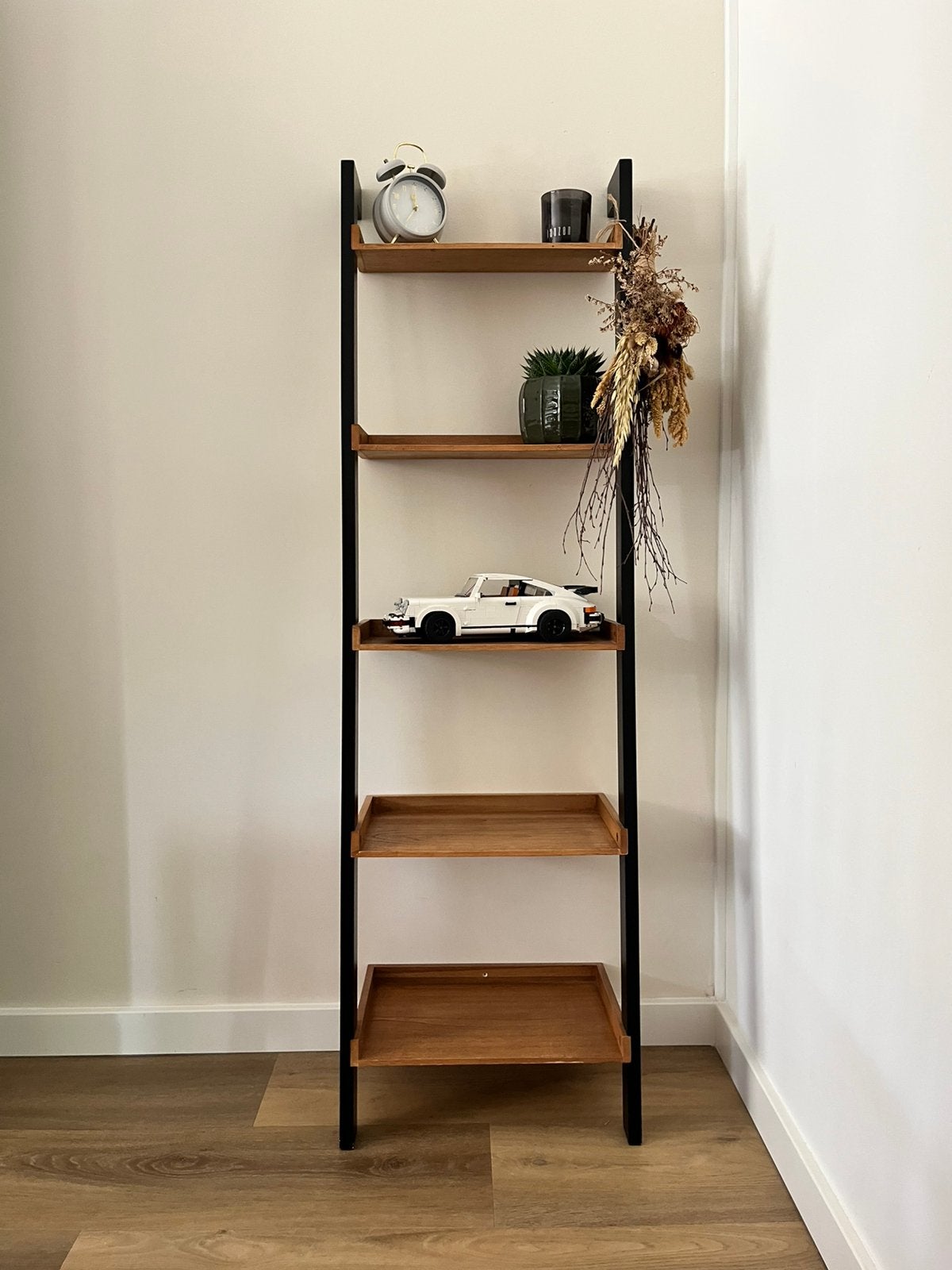 Moderne houten ladderkast / wandmeubel - In zeer nette staat, Ophalen, Met plank(en), Gebruikt, 100 tot 150 cm