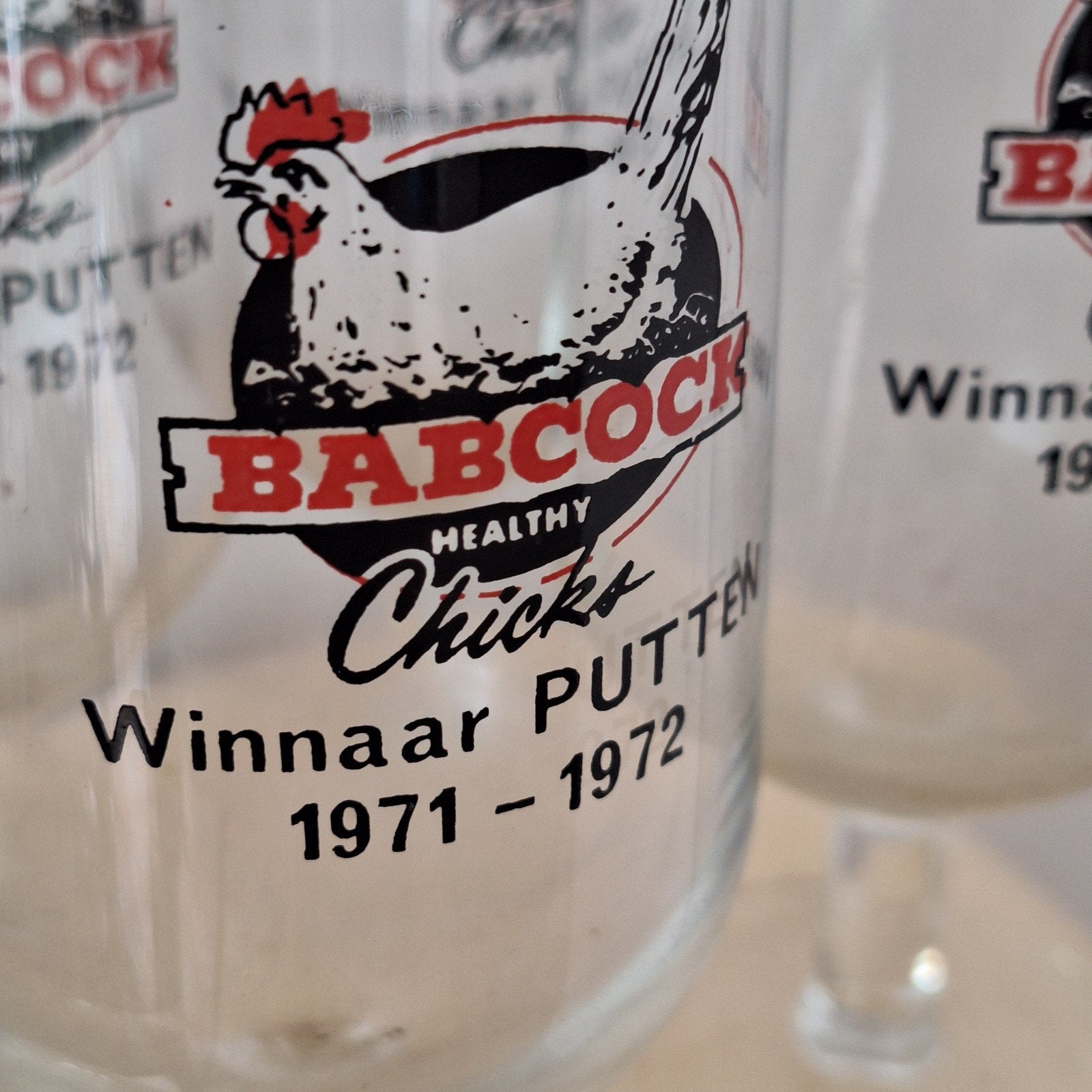 Babcock Healthy chicks kippen Putten winnaar '71-'72 glas, Verzamelen, Ophalen, Zo goed als nieuw, Bierglas
