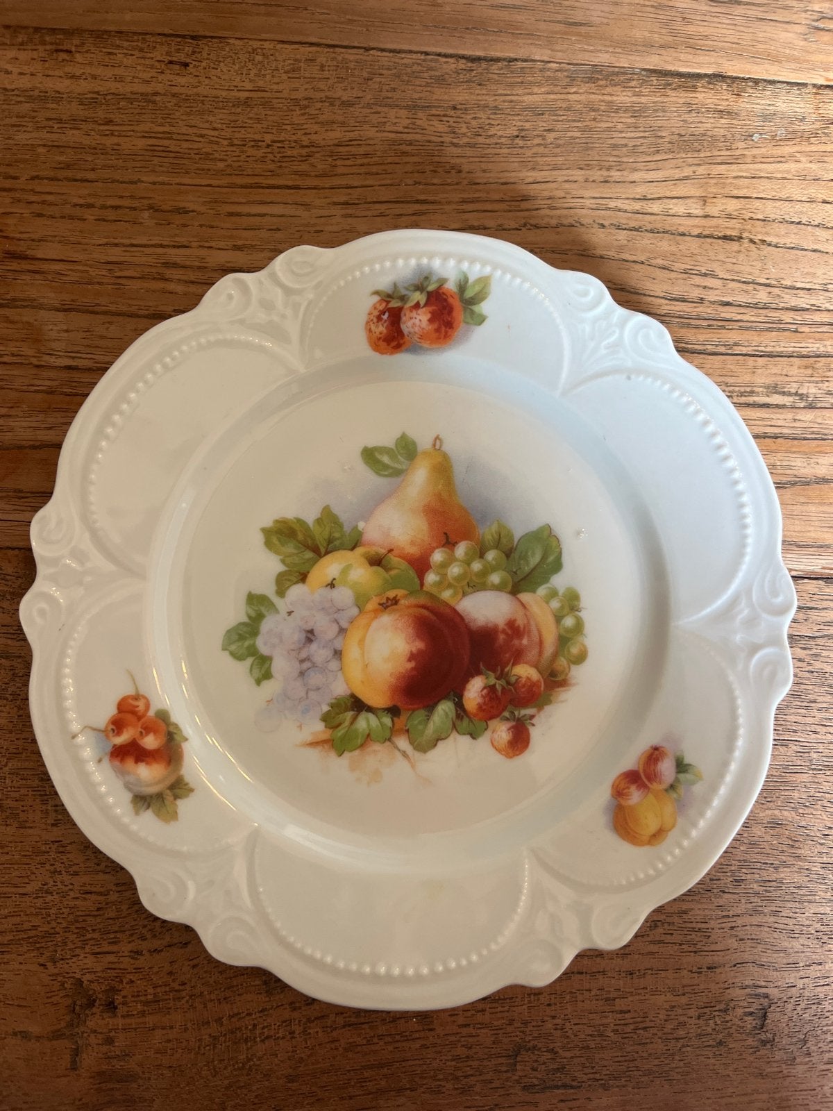 Decoratief porseleinen bordje met fruitmotief, Antiek en Kunst, Ophalen of Verzenden