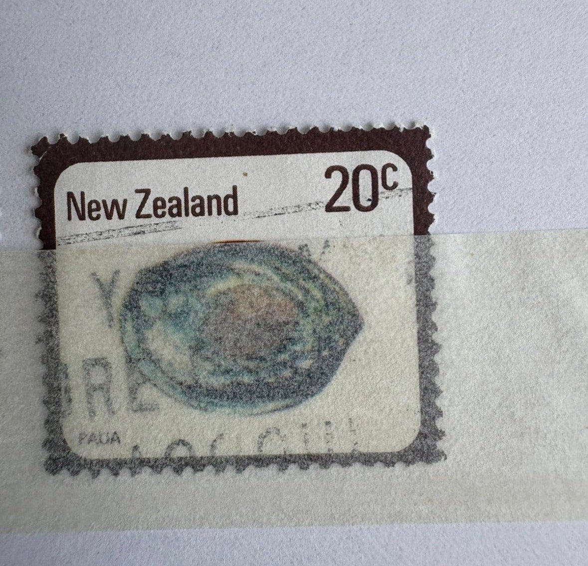 Nieuw-Zeeland 20c postzegel met Paua schelp, Ophalen of Verzenden, Na 1940, Gestempeld