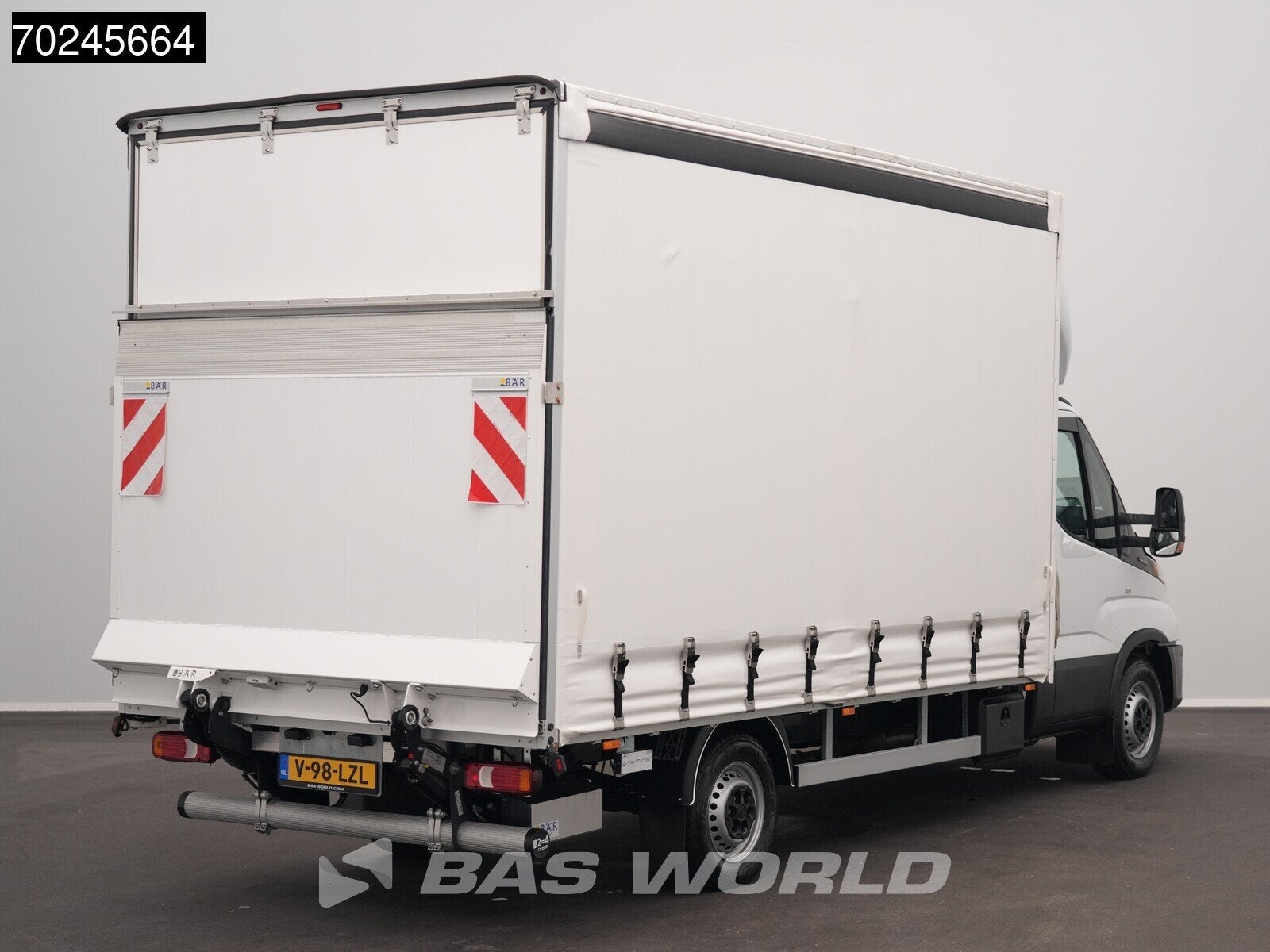 Iveco Daily 35S18 BPM VRIJ! 3.0L Laadklep 180PK Schuifzeilen, Auto's, Bestelauto's, Stof, Euro 6, 4 cilinders, Iveco