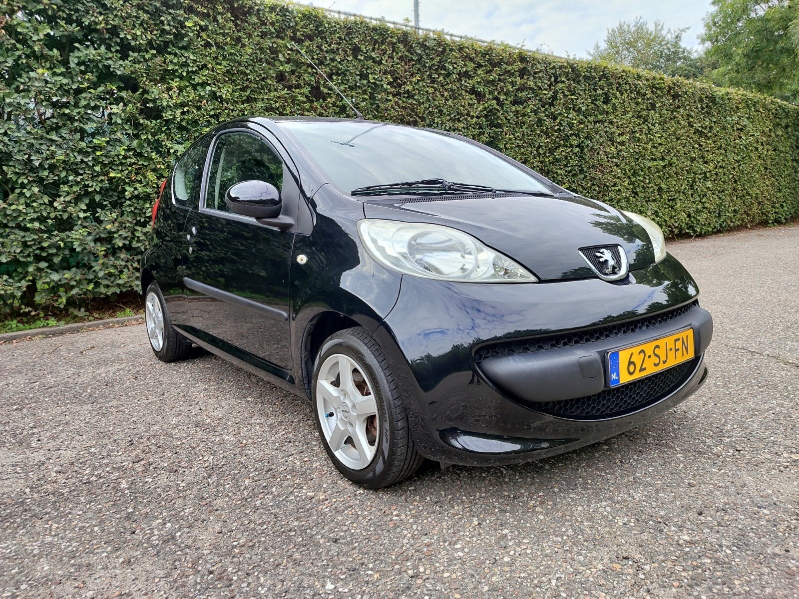 Peugeot 107 1.0 12V 3DR 2006 Zwart Carplay, Auto's, Voorwielaandrijving, Stof, Zwart, 765 kg