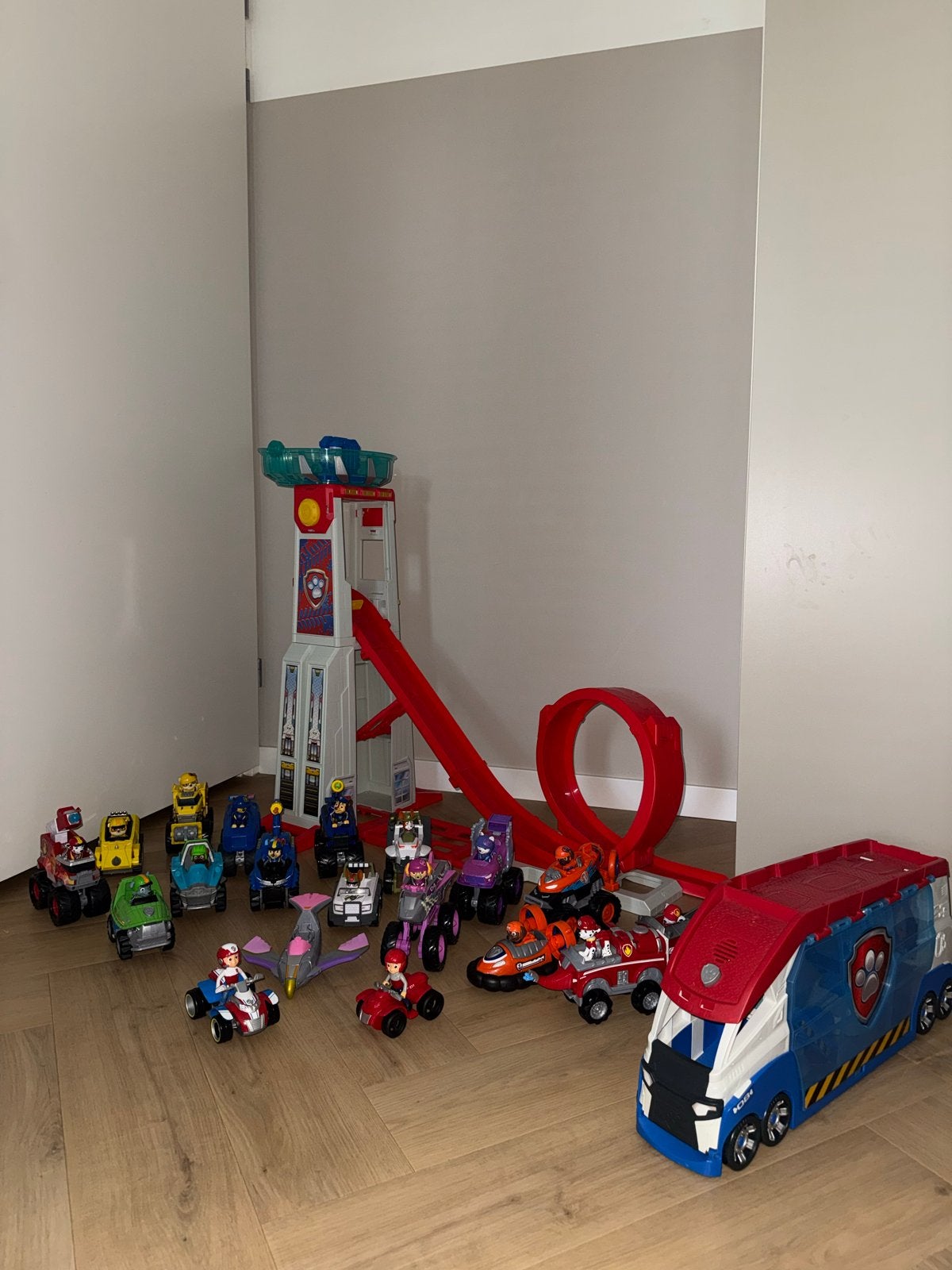 Grote Paw Patrol set: Uitkijktoren, Patroller en voertuigen, Ophalen of Verzenden, Zo goed als nieuw
