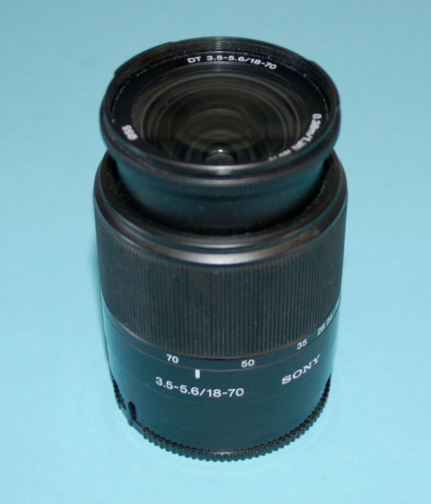 Sony Lens 18-70 A-fitting, Ophalen of Verzenden, Zo goed als nieuw, Telelens
