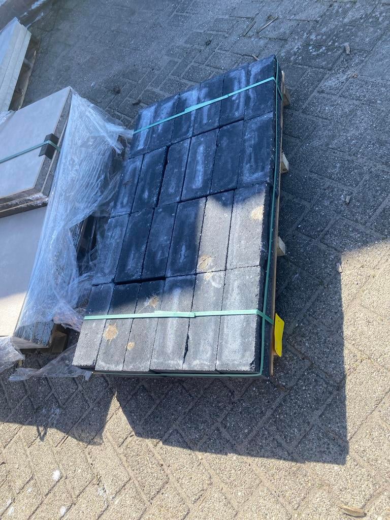 24 stapelblokken 10x10x30 antraciet geknipt, Ophalen, Gebruikt, Overige typen, Minder dan 5 m²