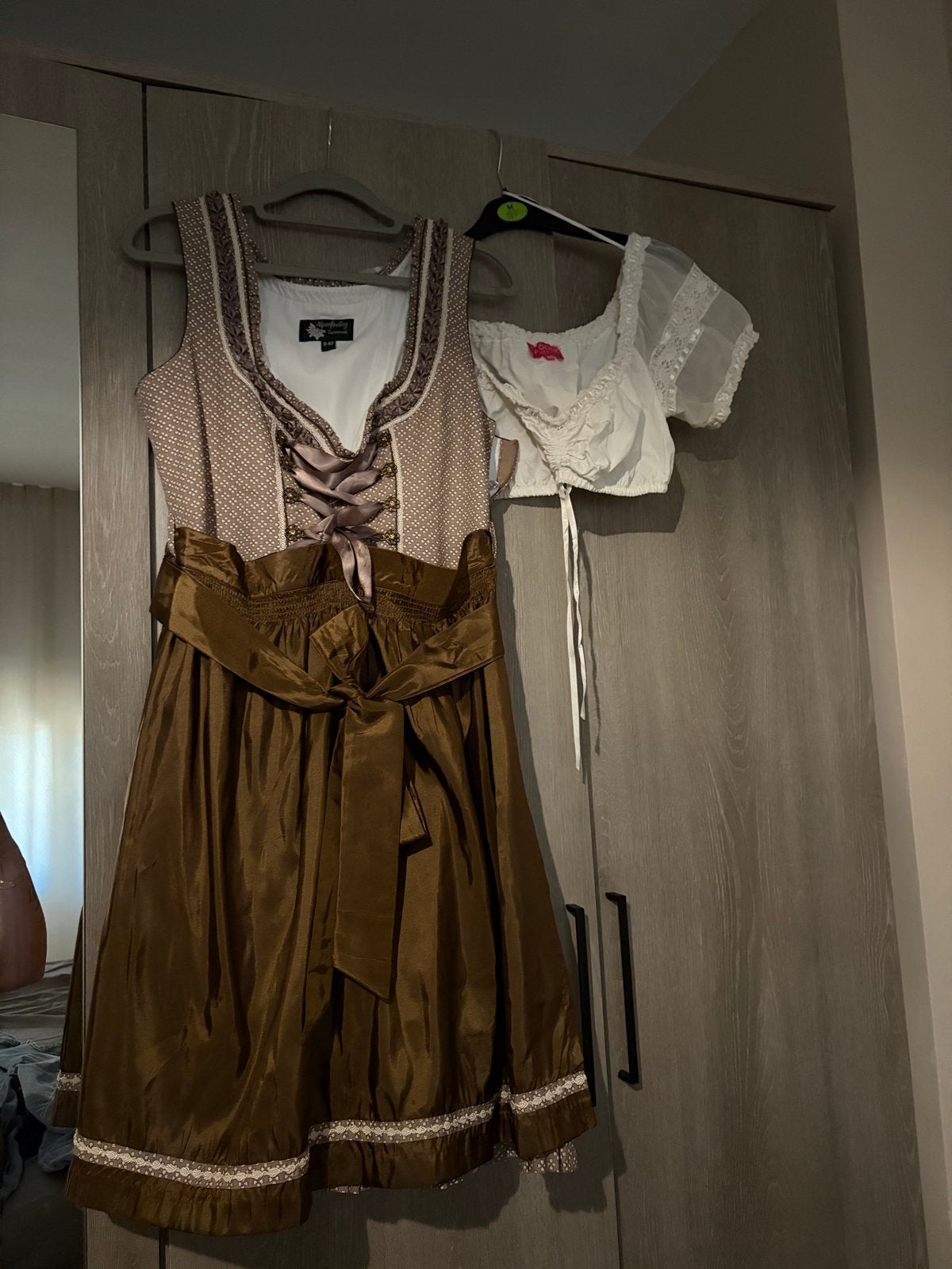 Alpenfeeling Dirndl D-42 met blouse, Kleding | Dames, Ophalen, Carnaval, Maat 42/44 (L), Zo goed als nieuw