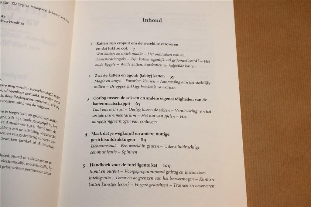 Het Karakter van Katten — Herkomst, Gedrag & Intelligentie, Boeken, Dieren en Huisdieren, Ophalen of Verzenden, Gelezen, Katten