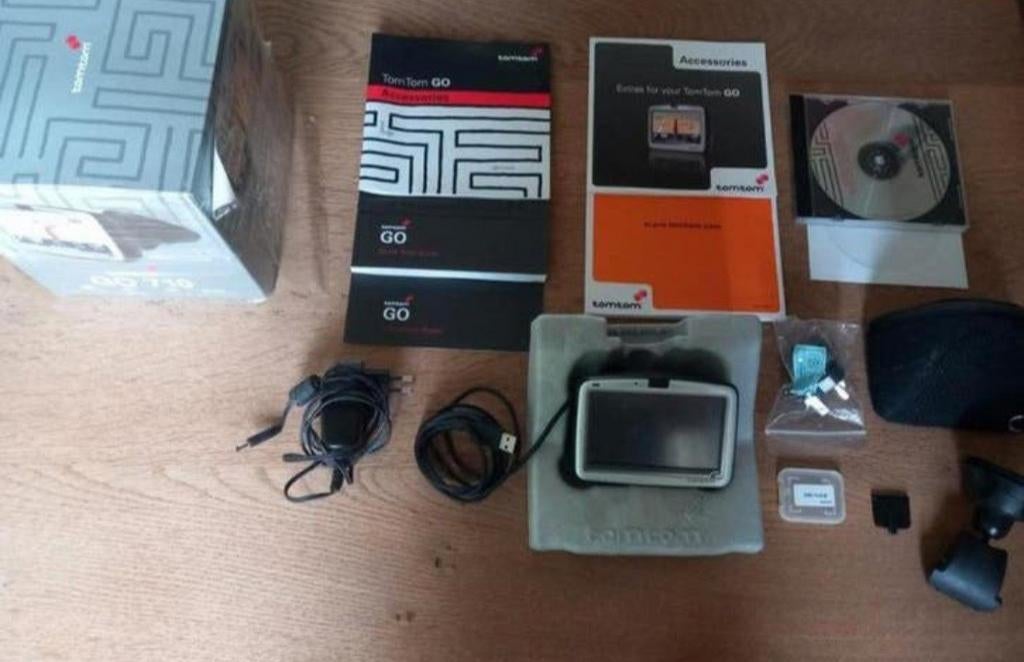 Tomtom go 710 complete set >> geldrop, Computers en Software, Vintage Computers, Ophalen of Verzenden