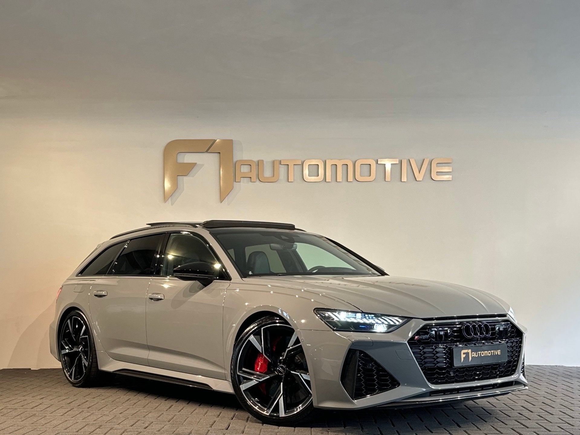 Audi RS6 TFSI quattro Ceramic|B&O 3D|4-Wielsturing|Carbon|36, Auto's, Automaat, Dealer onderhouden, Gebruikt, 600 pk