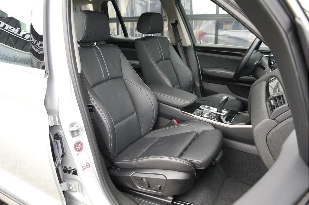BMW X3 xDrive20i High Executive Automaat-8 | Leer | Cruise |, Auto's, Gebruikt, 4 cilinders, 2000 kg, Bedrijf