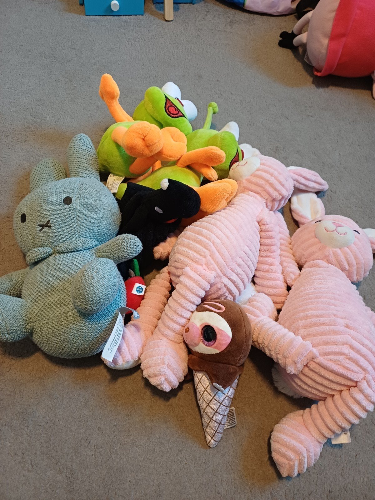 Grote collectie knuffels: Nijntje, roze konijnen, Kinderen en Baby's, Speelgoed | Knuffels en Pluche, Ophalen of Verzenden, Zo goed als nieuw