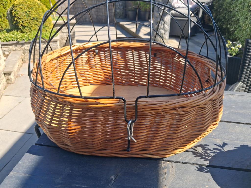 Honden fietsmand pluto van basil, Dieren en Toebehoren, Ophalen of Verzenden, Gebruikt, Riet