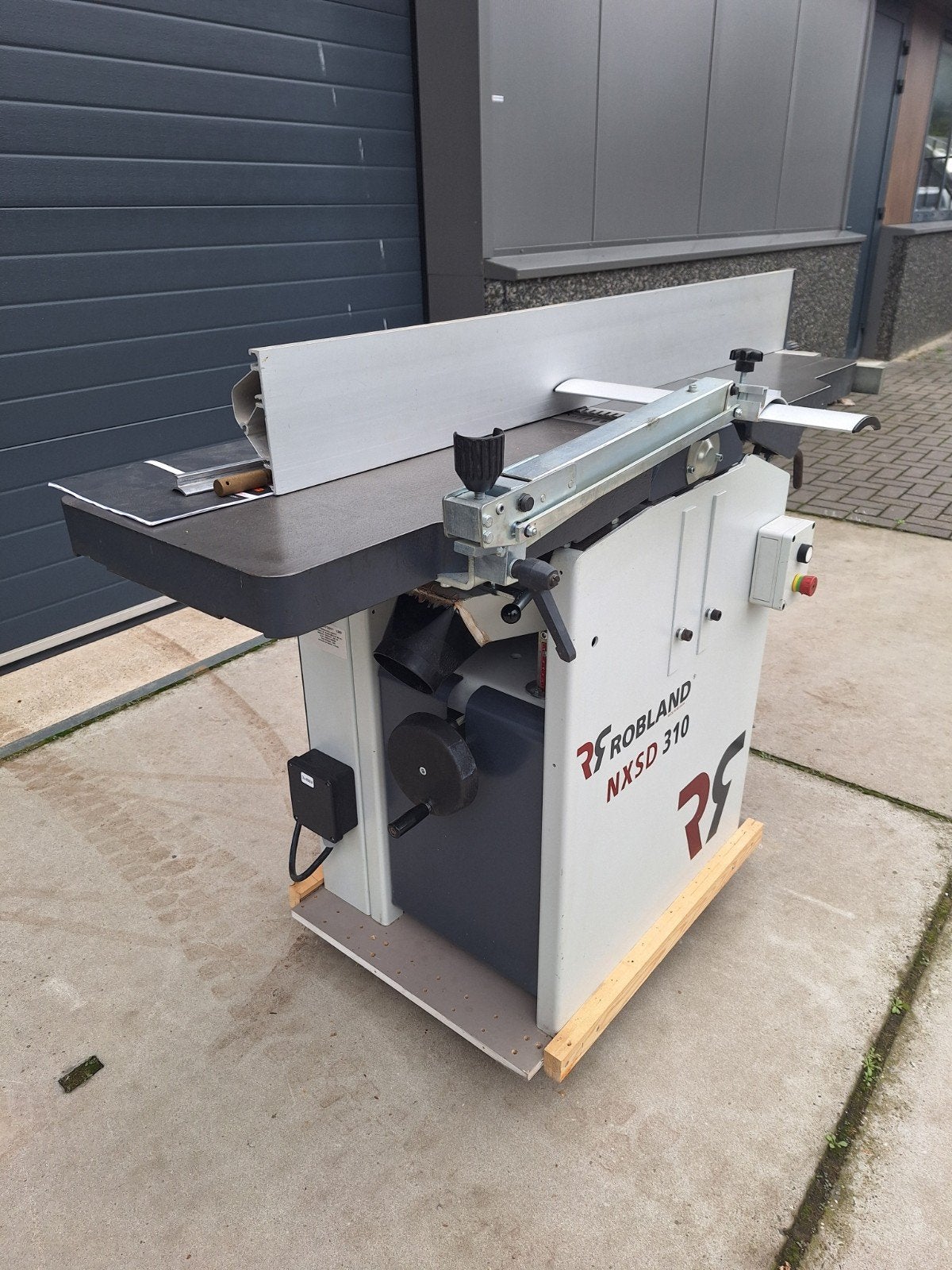 vlakvandiktebank  Robland NXSD 310 Tersa, Ophalen