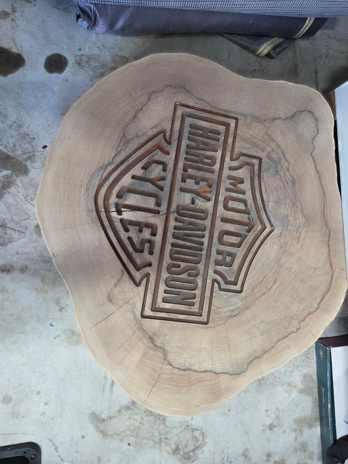 Unieke Harley-Davidson Salontafel - Massief Hout, Hout, Ophalen of Verzenden, Zo goed als nieuw, Bruin