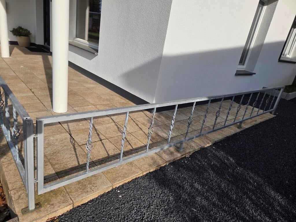 Gegalvaniseerd stalen hekje - 10m40 lengte, Ophalen of Verzenden, Gebruikt, IJzer, Tuinhek