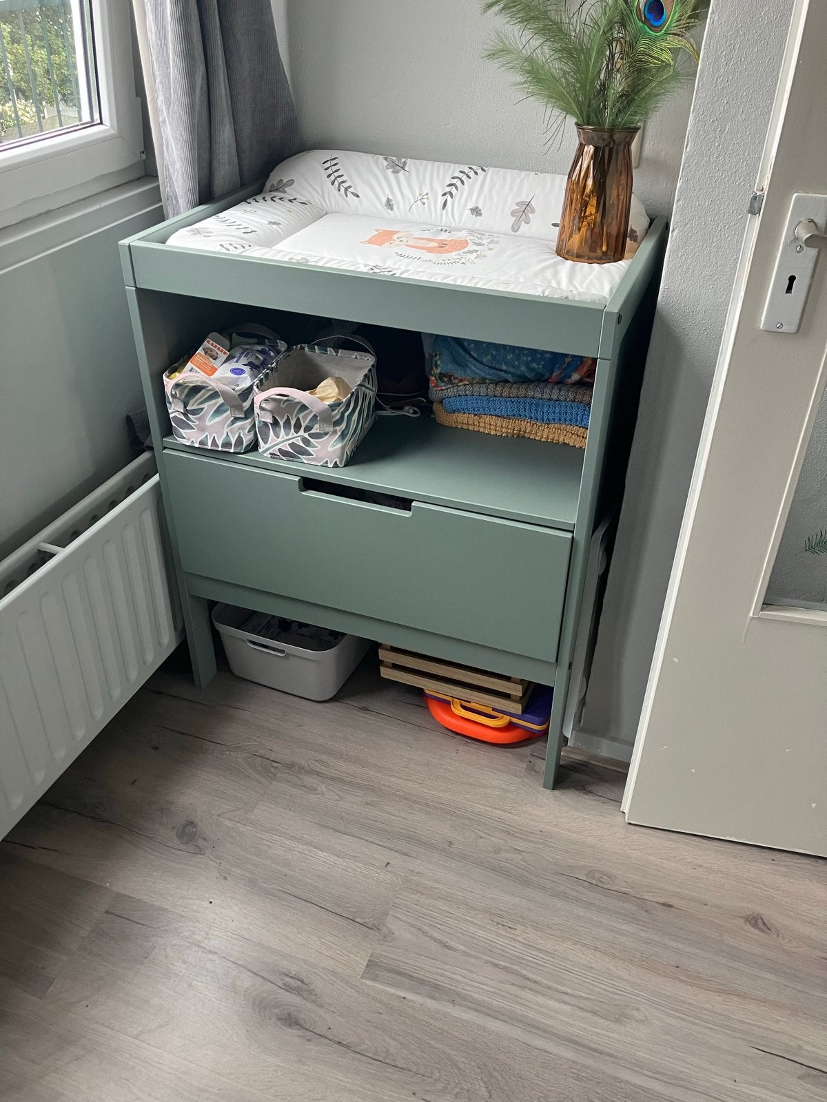 Commode met lade en kussen - Zeegroen, Kinderen en Baby's, Ophalen, Gebruikt, 75 tot 100 cm, Minder dan 50 cm