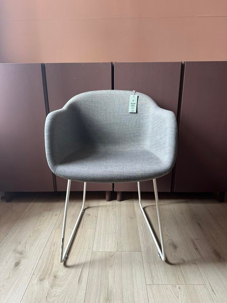 Muuto Fiber Arm, Huis en Inrichting, Stoelen, Ophalen, Zo goed als nieuw, Wit
