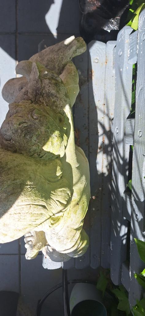 Vintage stenen tuinbeeld jongen meisje - uniek decoratiestuk, Tuin en Terras, Tuinbeelden, Ophalen of Verzenden, Gebruikt, Steen