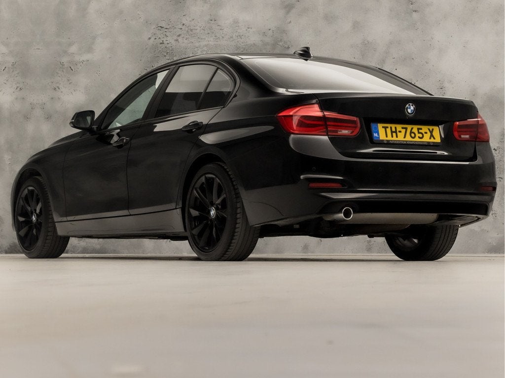 BMW 3 Serie 318i Sportline Automaat (NAVIGATIE, BLACK PACK,, Auto's, BMW, Automaat, 12 maanden, Gebruikt, Automatische klimaatregeling